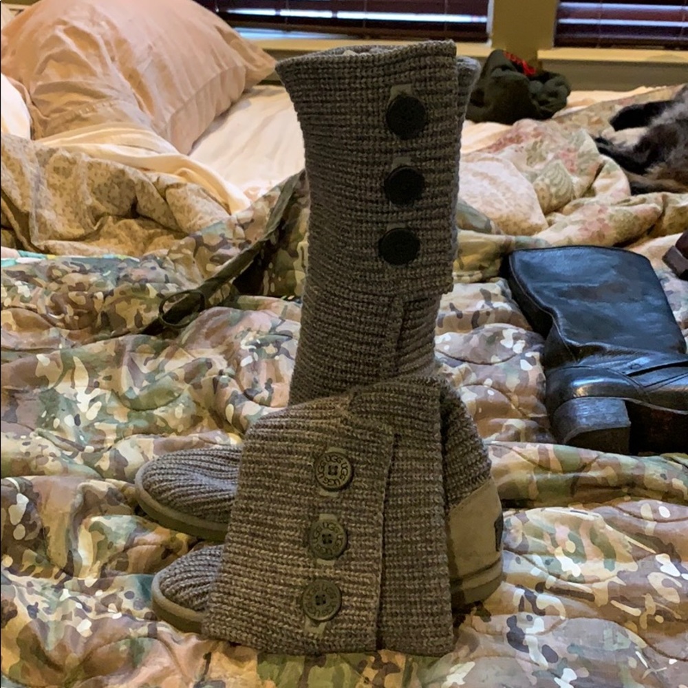 UGG knit Classic Cardy boot, size 9